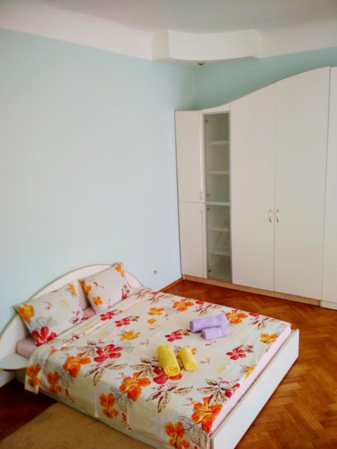 Apartments On Valova 25 Lvov Exteriér fotografie