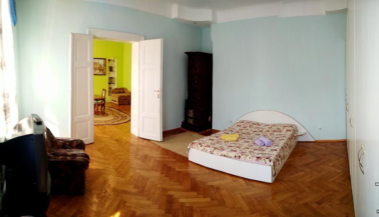 Apartments On Valova 25 Lvov Exteriér fotografie